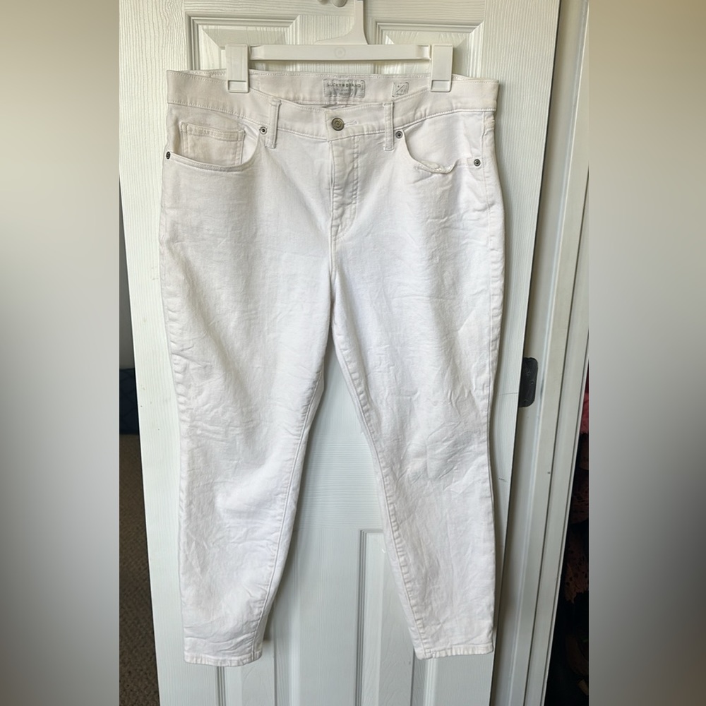 Midrise Skinny “Ava” white jeans || Lucky Brand